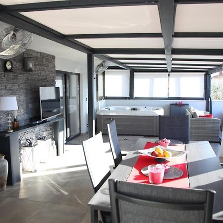 Luxurious Seaview Apartment Шибеник Экстерьер фото