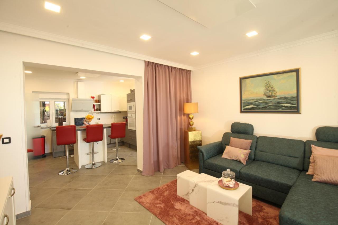 Luxurious Seaview Apartment Шибеник Экстерьер фото
