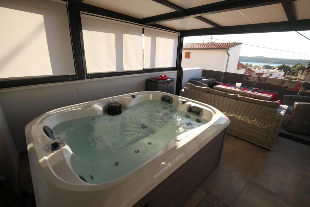 Luxurious Seaview Apartment Шибеник Экстерьер фото